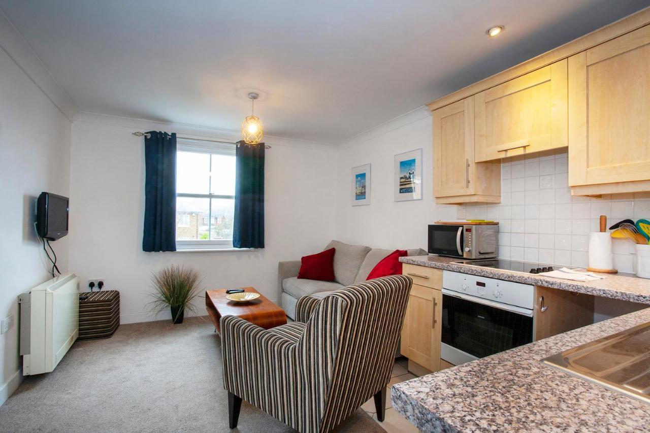 The Spires - Cosy Apartment Just Outside Of City Centre Canterbury Ngoại thất bức ảnh